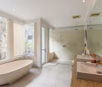 Villa Karang Kembar 3, Bad